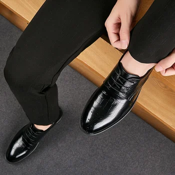 Стильная мужская английская обувь, трендовые дышащие модные оксфорды, деловые формальные повседневные туфли на шнуровке