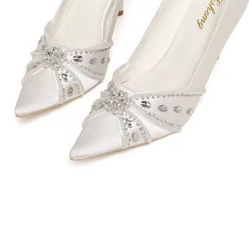 Весенне-летние свадебные туфли на низком каблуке с острым носком, шелковое лицо, бриллианты, банкетное платье на тонком высоком каблуке, женские тонкие туфли большого размера